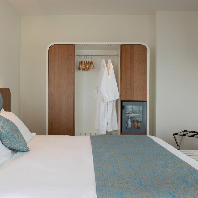 T-Suite Hotel - Junior Suite with Sea View - 5