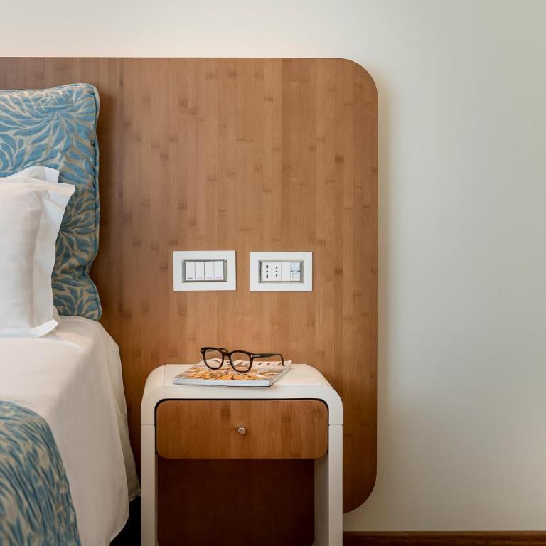T-Suite Hotel - Junior Suite with Sea View - 4