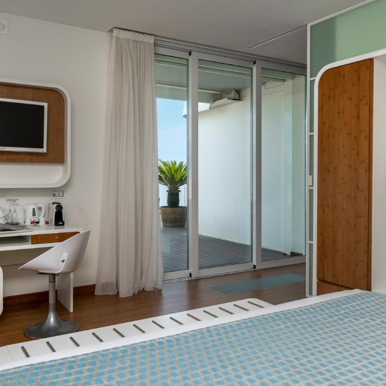 T-Suite Hotel - Suite with Sea View - 9