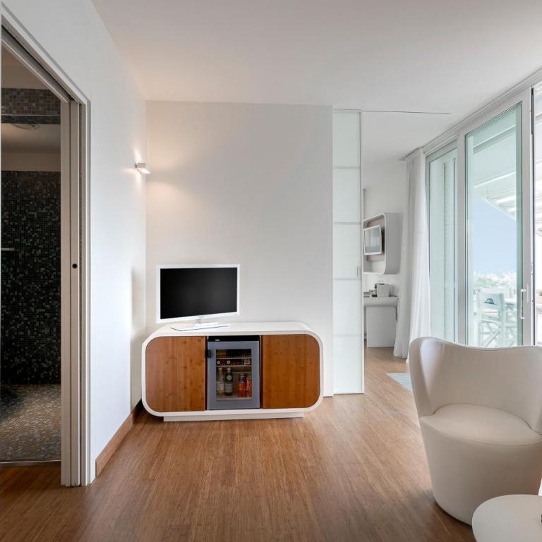 T-Suite Hotel - Suite with Sea View - 5
