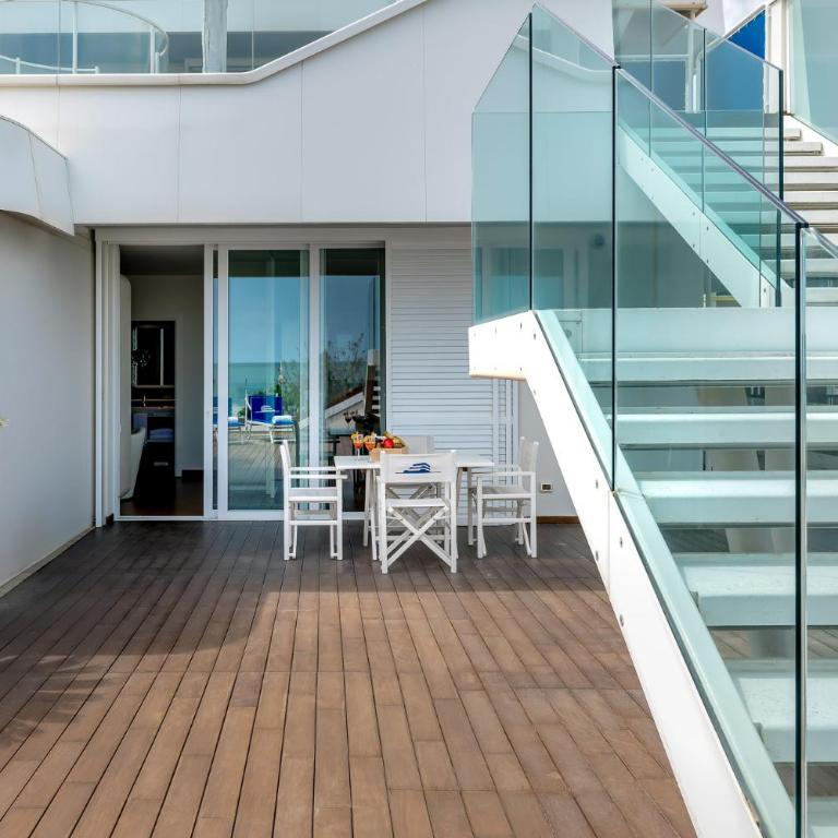 T-Suite Hotel - Suite with Sea View - 1