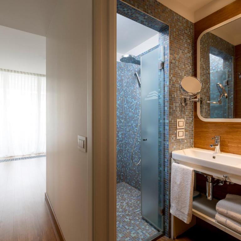 T-Suite Hotel - Superior Double Room with Partial Sea View - 3