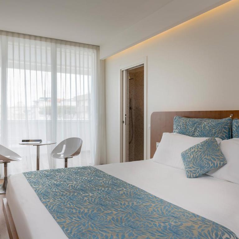 T-Suite Hotel - Double Room with Partial Sea View - 4
