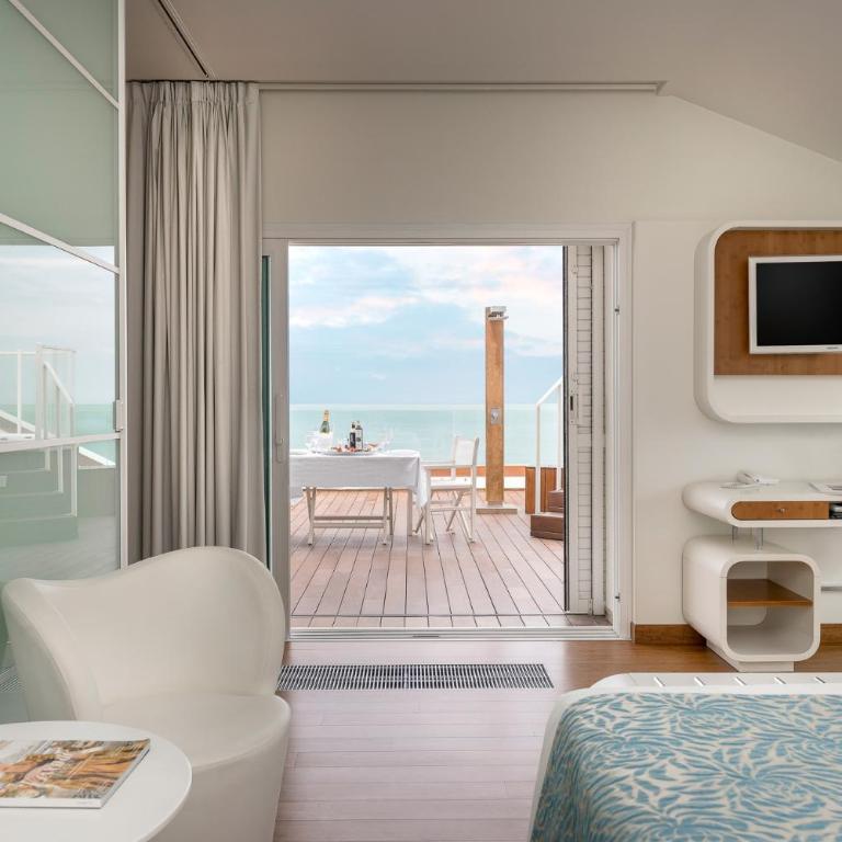T-Suite Hotel - Suite With Sea View And Outdoor Jacuzzi - 6