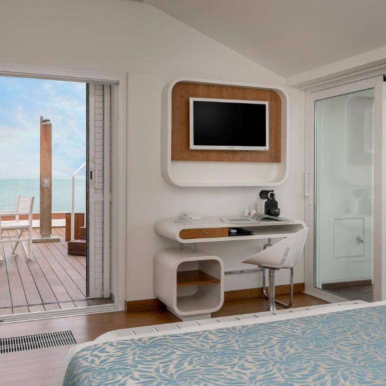 T-Suite Hotel - Suite With Sea View And Outdoor Jacuzzi - 5