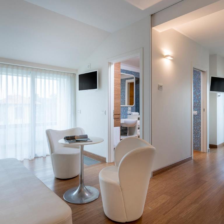 T-Suite Hotel - Suite with Partial Sea View - 16