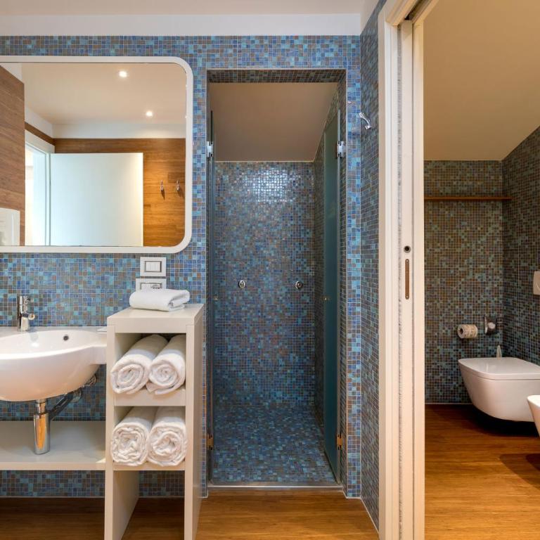 T-Suite Hotel - Suite with Partial Sea View - 13