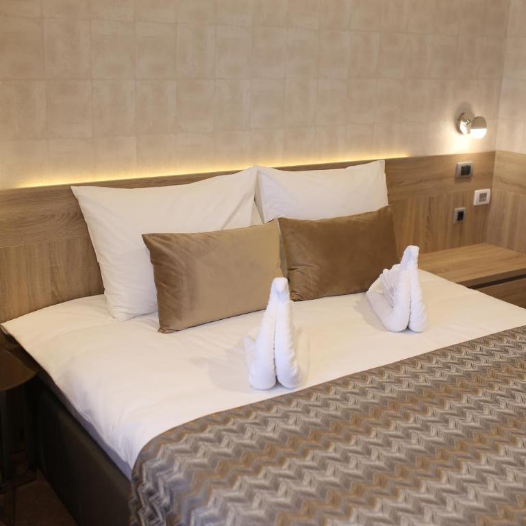 Hotel Kragujevac - Superior Double or Twin Room - 1