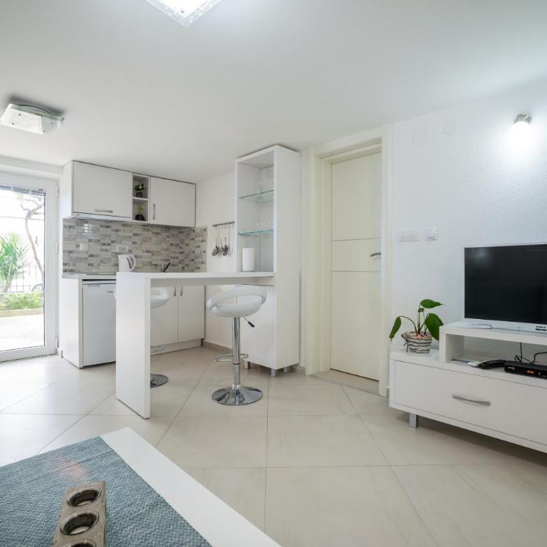 Apartments Teodo - Studio - 5