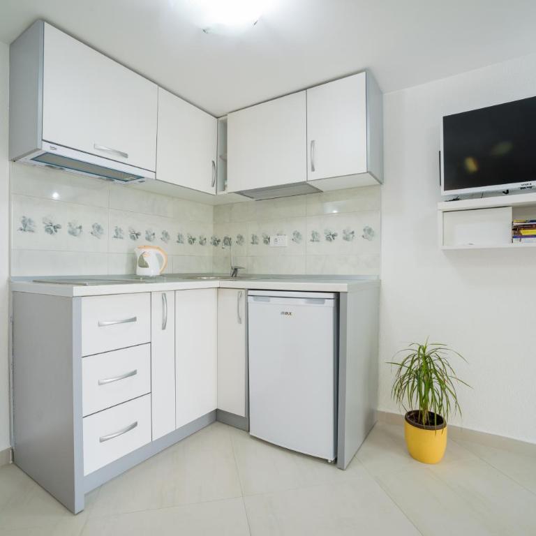 Apartments Teodo - Apartman - Prizemlje - 4