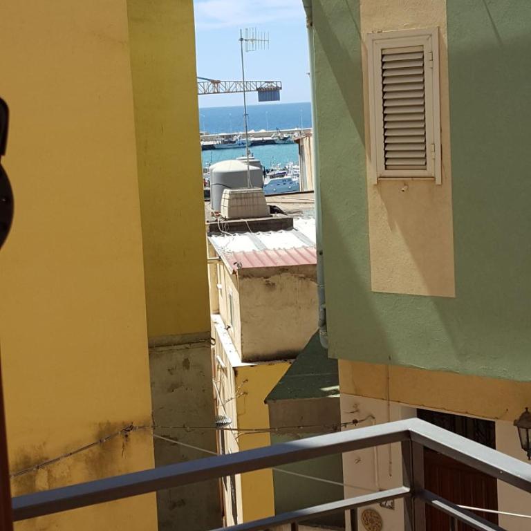 Casa del Caricatore - Three-Bedroom Apartment - 16