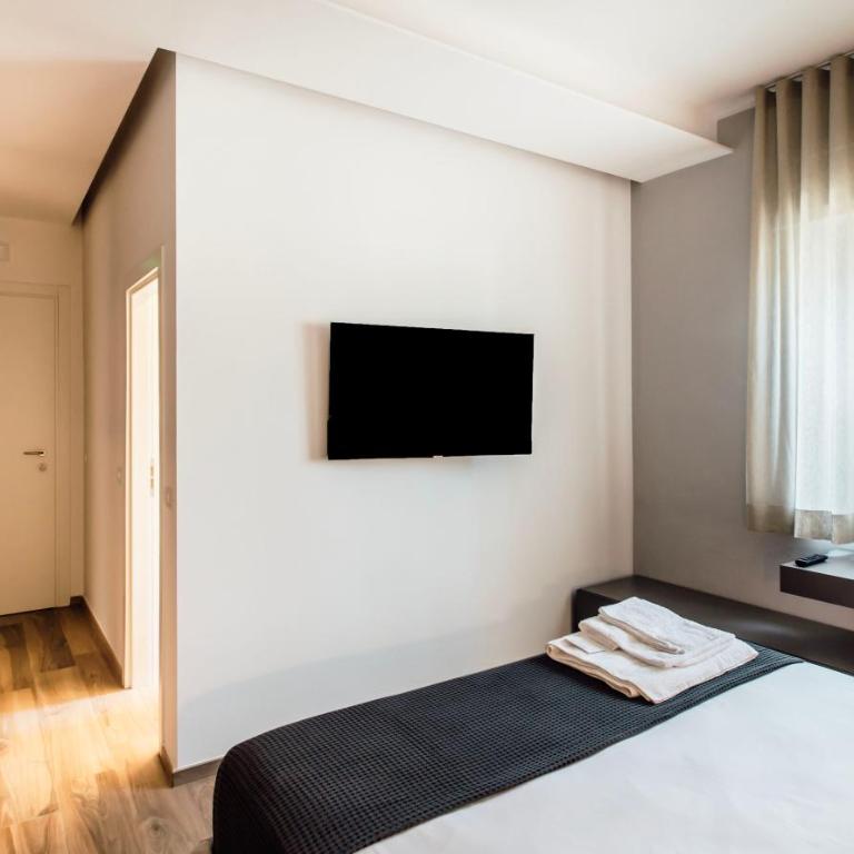 Suite 106 - Camera Deluxe - 7
