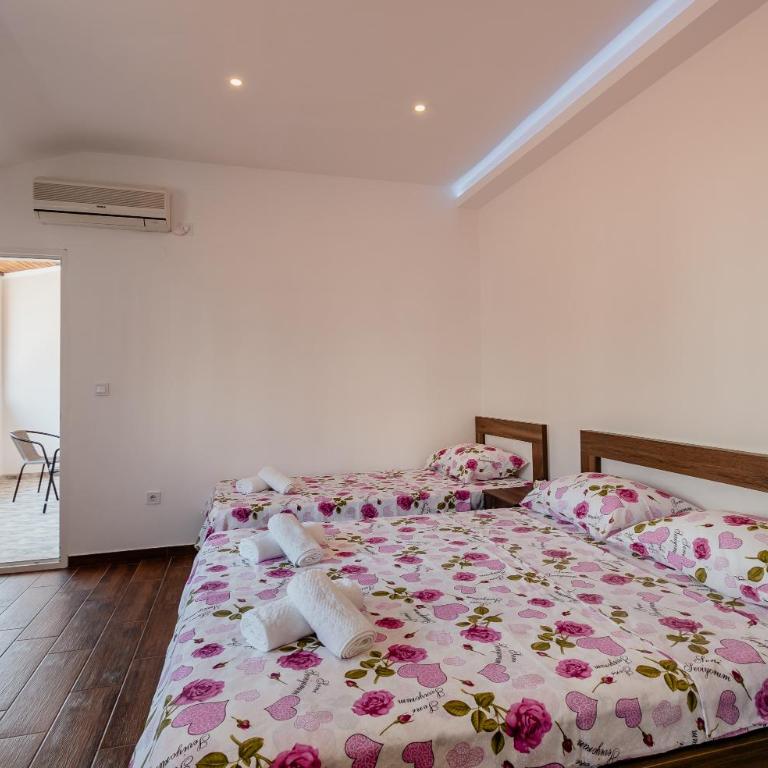 Apartman Mia - Apartment with Balcony - 16