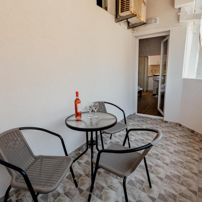 Apartman Mia - Apartment with Balcony - 20