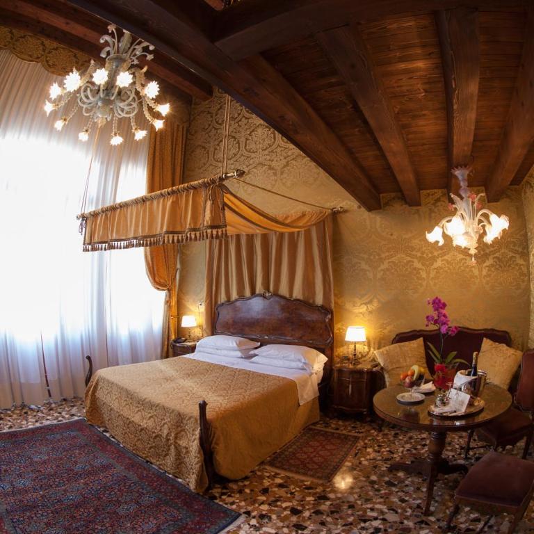 Hotel Palazzo Abadessa - Suite con Vista Canale - 12