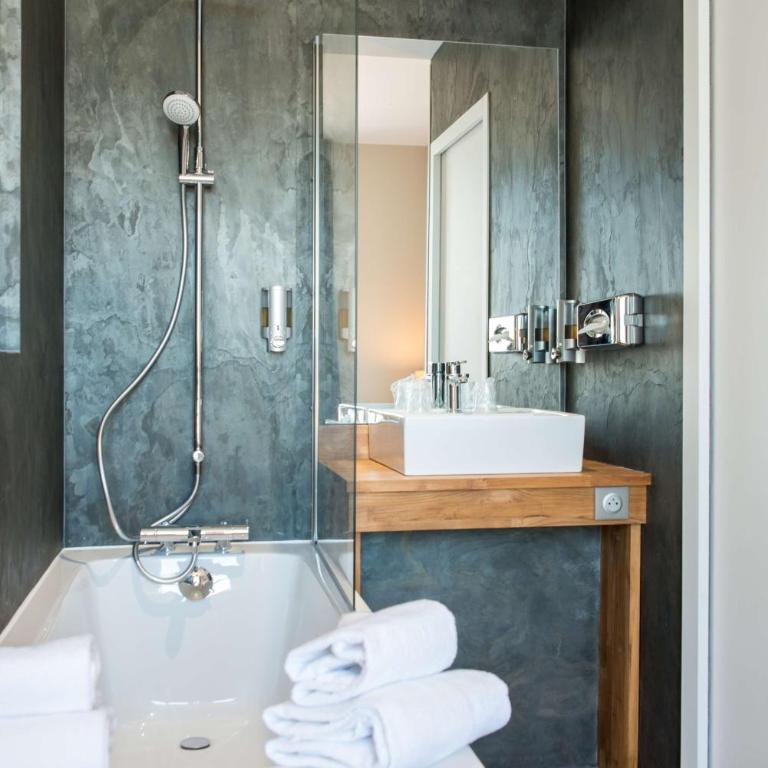 Best Western Hotel De La Plage Saint Marc sur Mer - Chambre Double Classique avec Vue sur le Village - 2