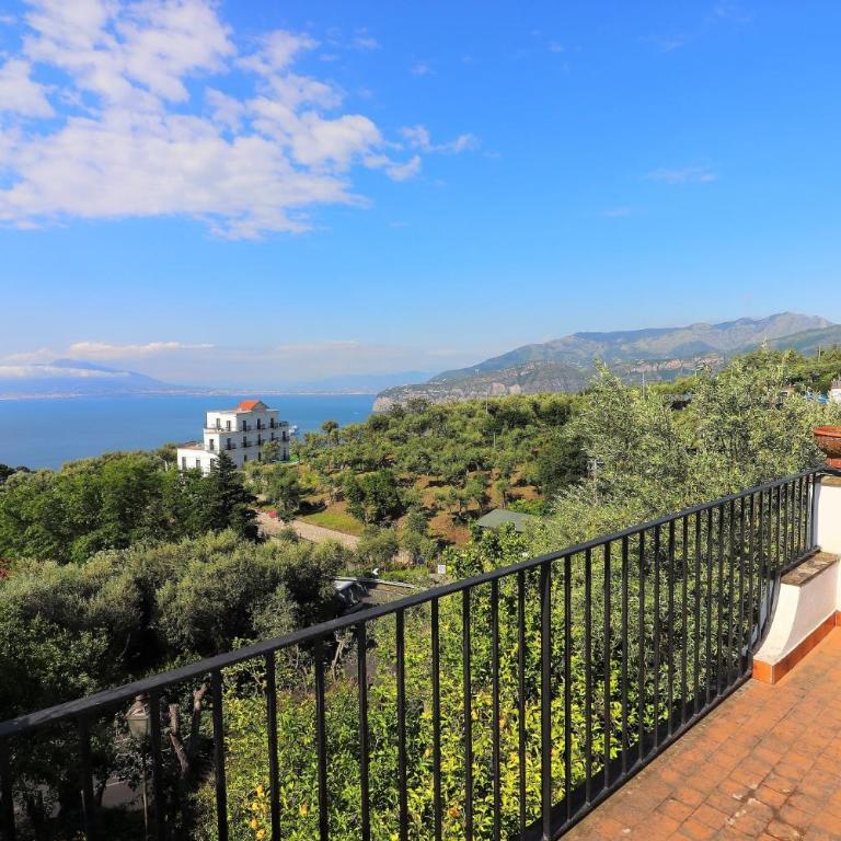 La Casetta di Emma - Three-Bedroom House - 1