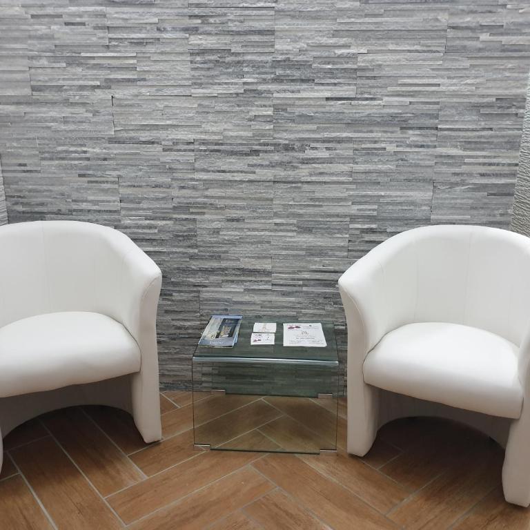 Cuscino e Cornetto - Camera Familiare con Bagno Privato - 33