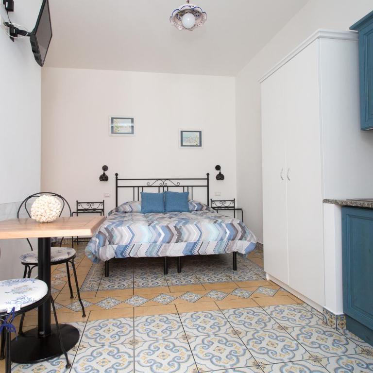 Diana Brown B&B Affittacamere - Camera Matrimoniale con Letto Supplementare - 10