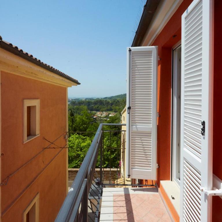 Affittacamere Somnium - Camera Matrimoniale Deluxe con Balcone - 11