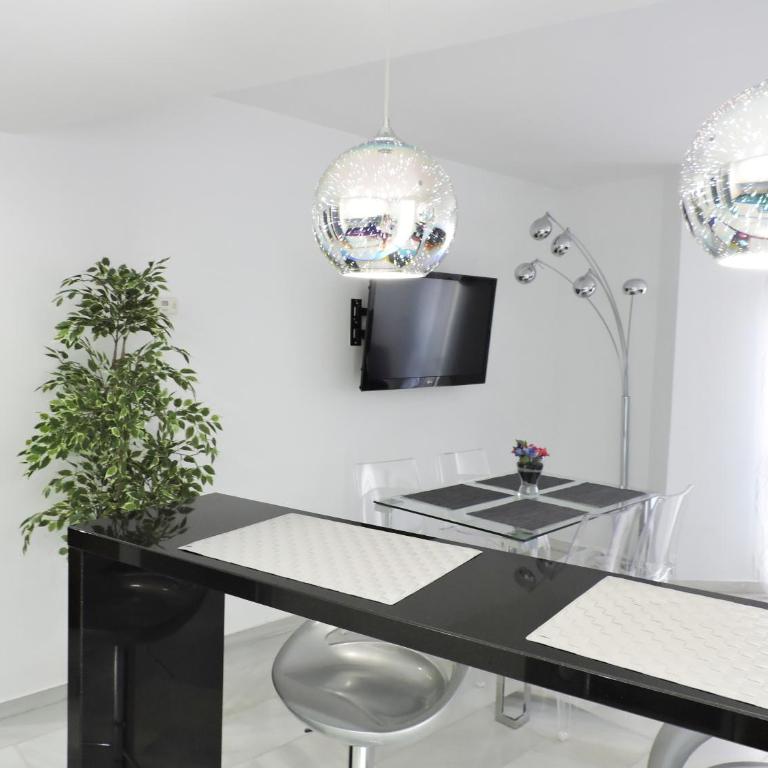 Apartamento Exclusivo Puerto Marina - Apartamento de 1 dormitorio con balcón - 13