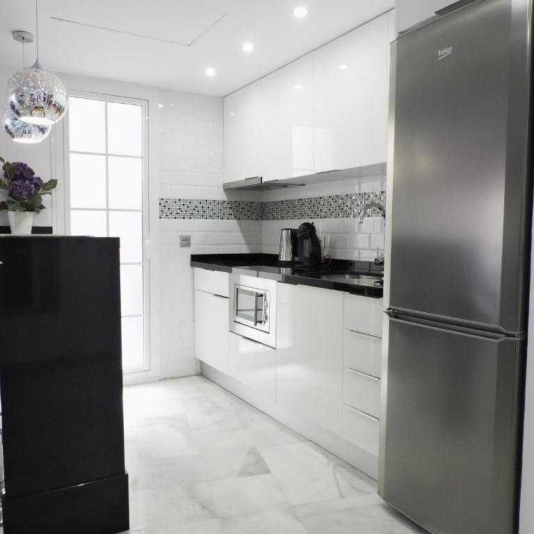 Apartamento Exclusivo Puerto Marina - Apartamento de 1 dormitorio con balcón - 20