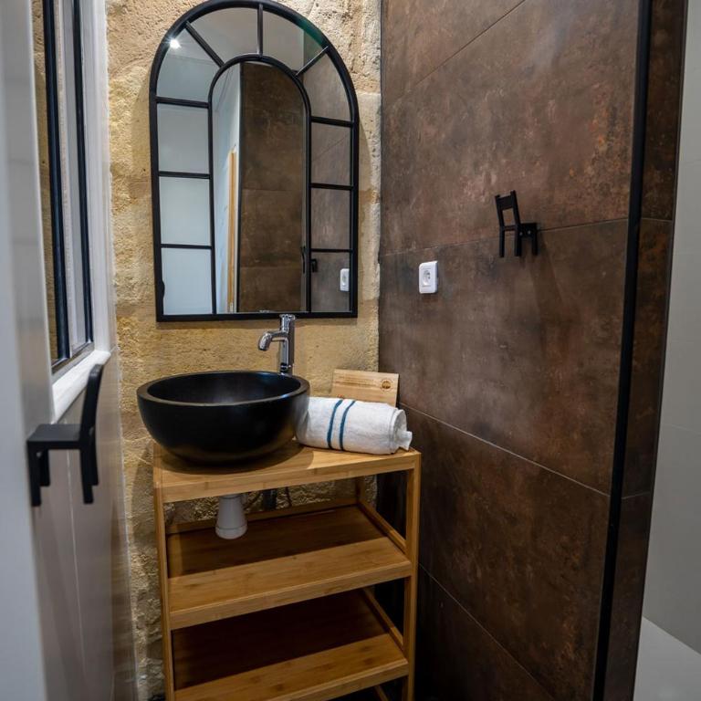 La Parenthèse des Capucins - Maison d'hôtes Bordeaux - Chambre Lit Queen-Size Deluxe - 6