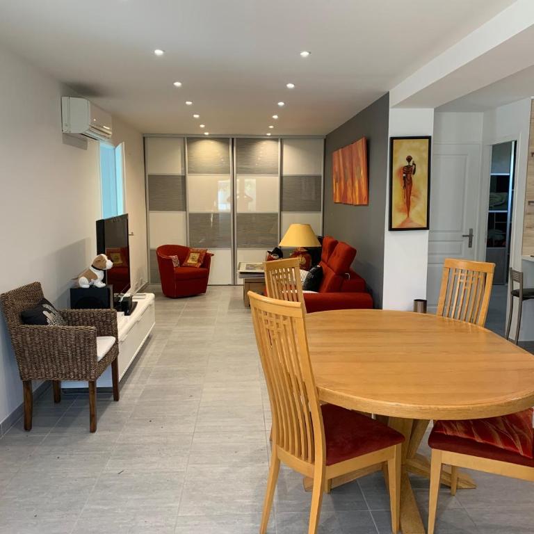 meublé au calme à 1 minute de la plage - Two-Bedroom Apartment - 13