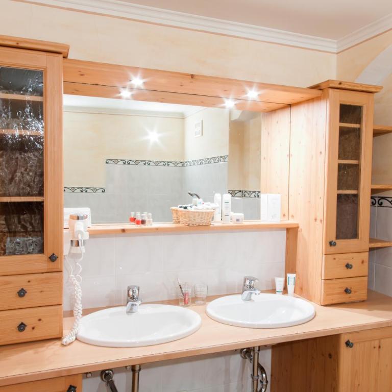 Appartements Gut Berg - Großes Apartment mit 2 Schlafzimmern und Terrasse - 1
