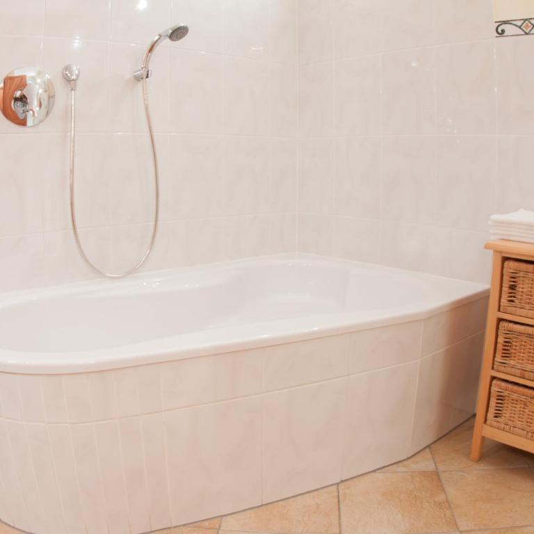 Appartements Gut Berg - Großes Apartment mit 2 Schlafzimmern und Terrasse - 2
