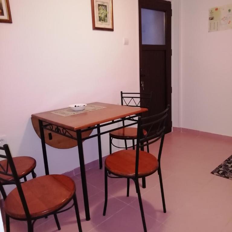 Castello - Studio with Balcony - 18