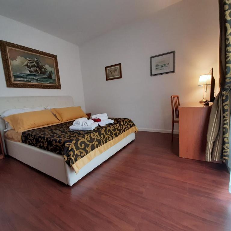 Carpe Diem Ancona - Camera Matrimoniale con Bagno Privato Esterno - 1