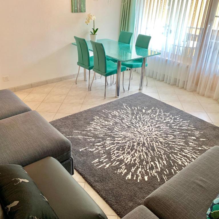 Holiday Apartment Gian - close to the Kongresshaus, the ice hockey stadium, cross-country skiing, the Eau-la-la indoor pool and wellness, large supermarket, 2 bus stops, with an indoor garage and fully equipped - Apartment mit 1 Schlafzimmer - 14
