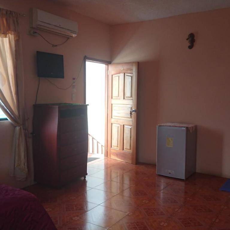 Casa de Celeste - Habitación Cuádruple con balcón - 2