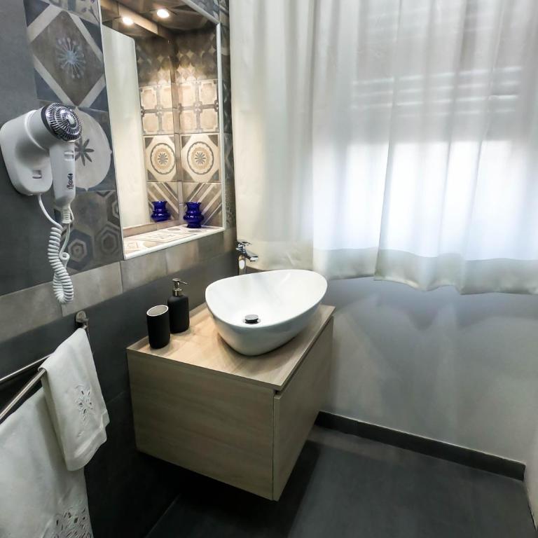 B&B TERRA DI MITI - Camera Tripla con Bagno Privato - 19