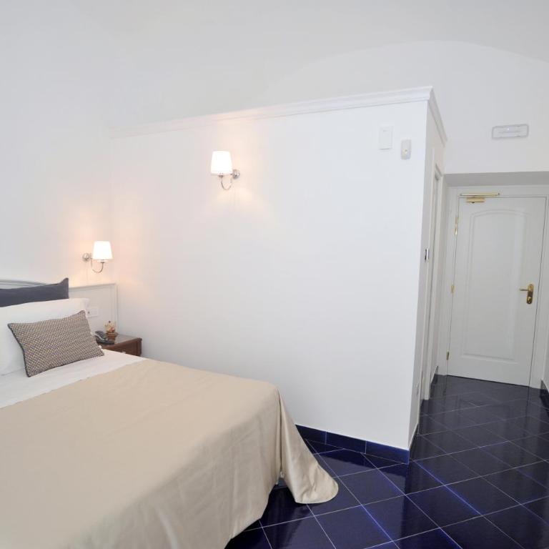 Core Amalfitano City Suites - Suite Queen con Vista Mare - 3