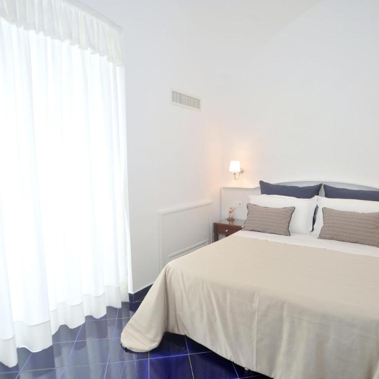 Core Amalfitano City Suites - Suite Queen con Vista Mare - 5