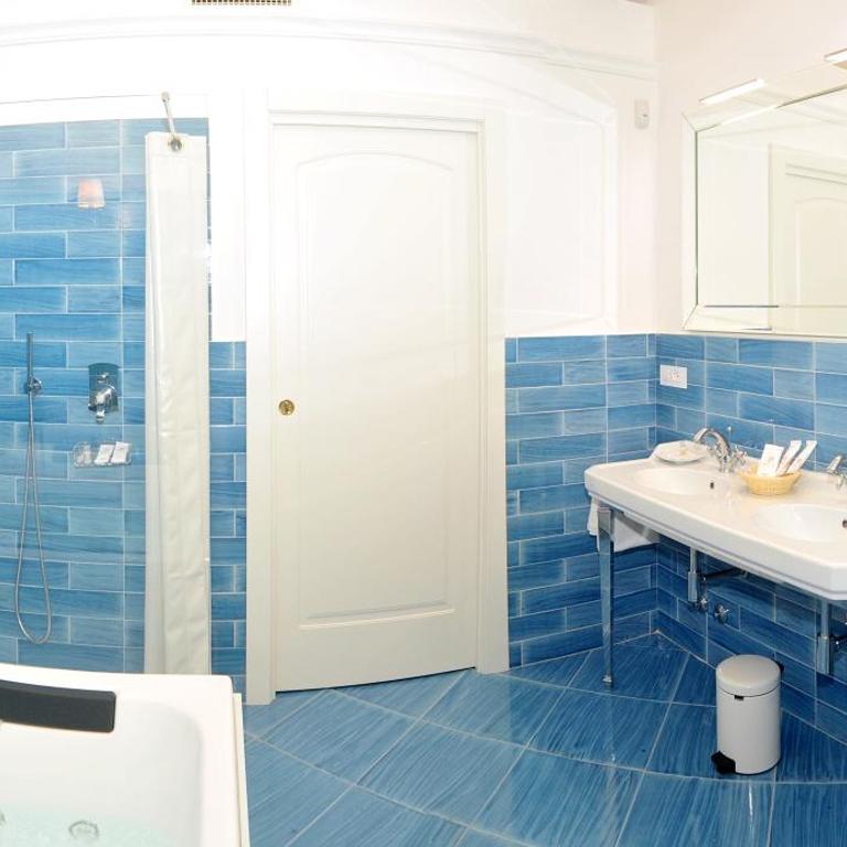 Core Amalfitano City Suites - Suite King con Vista Mare - 2