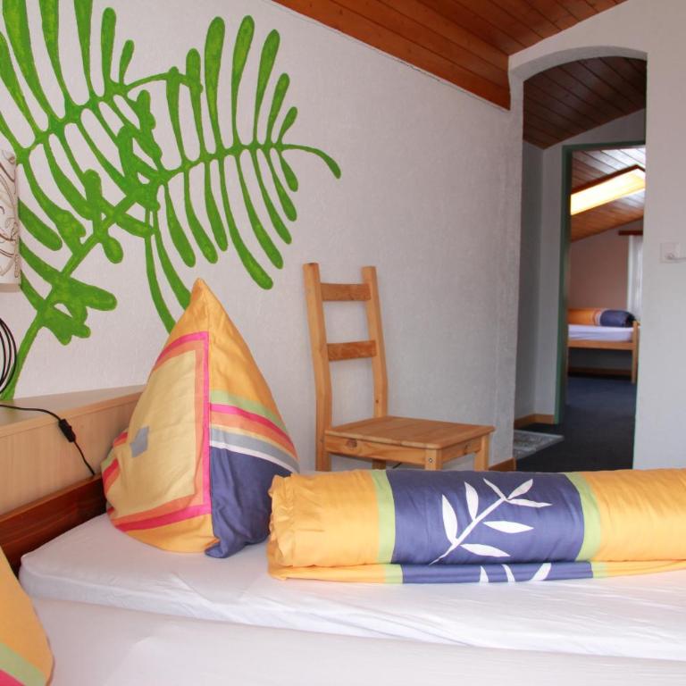 Pension Heino - Familienzimmer (2 Erwachsene + 3 Kinder) - 5