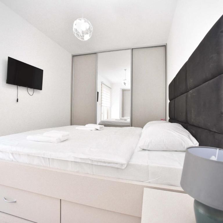 Adriatic Dream - Fontana Apartments - Deluxe Two-Bedroom Apartment with Terrace and Sea View - 9