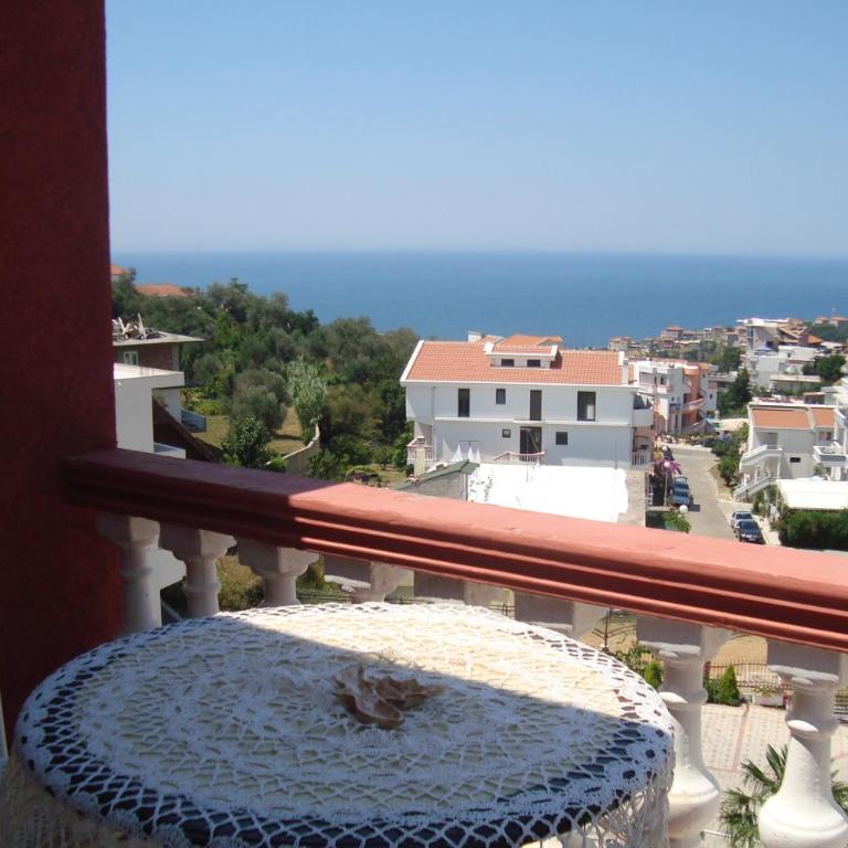 Alvanita Apartments - One-Bedroom Apartment with Balcony - 5