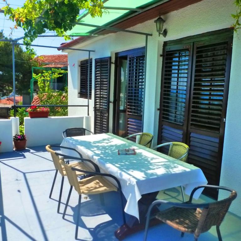 Apartment Djakonovic Mladen - Apartment with Sea View - 17