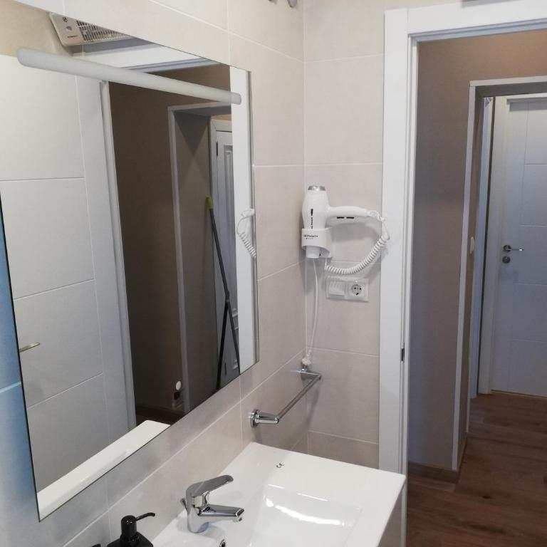 RESIDENCIA COMPOSTELA 2 - Economy Double Room - 20