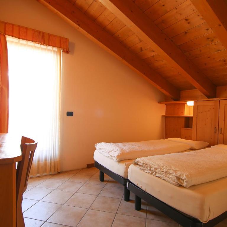 Chalet Teola - Three-Bedroom Apartment (10 Adults) - Split Level - 3