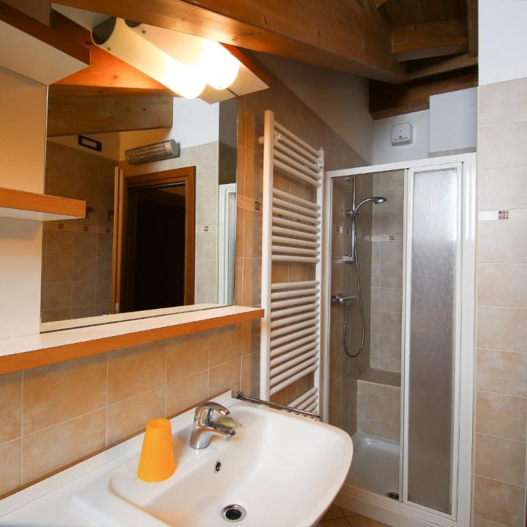 Chalet Teola - Three-Bedroom Apartment (10 Adults) - Split Level - 8