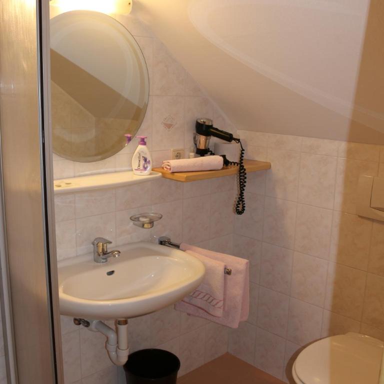 Farmstay Lindnerhof Apartments & Rooms - Camera Matrimoniale Standard - 2