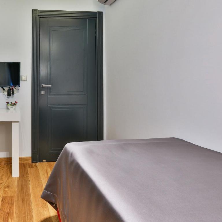 Hotel M - Deluxe Single Room small room - 2