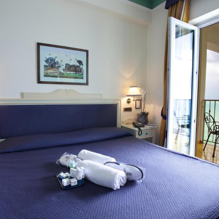Lloyd's Baia Hotel - Camera Matrimoniale con Vista Mare - 7
