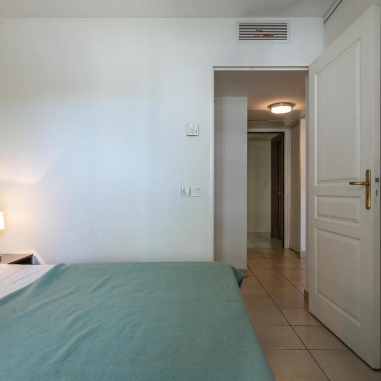Vacancéole - Résidence Le Crystal - Appartement 2 Chambres - 12