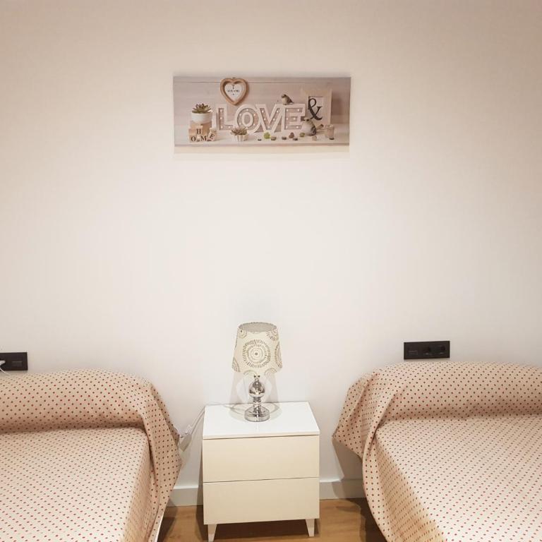 Apartamentos Granada Deluxe 3000 - Two-Bedroom Apartment - 9